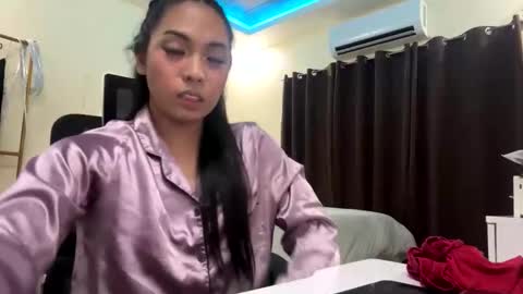 Snapshot of becinapia15 chatting on 09-22-25, 04:31 becinapia15 online show from 09-22-25, 04:31