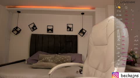 Marzhie online show from 01-30-25, 05:17