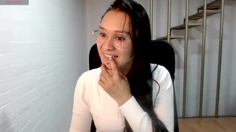 Daniela online show from 03-08-25, 04:12