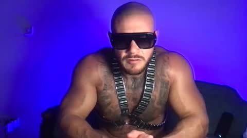 Snapshot of beefyandbald chatting on 02-25-26, 07:12 beefyandbald online show from 02-25-26, 07:12