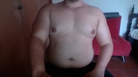 Snapshot of beefypecs_10 chatting on 03-11-25, 10:42 Criss2fer online show from 03-11-25, 10:42