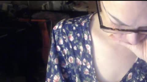 Snapshot of beettydream chatting on 10-21-25, 07:03 BeettyDream online show from 10-21-25, 07:03