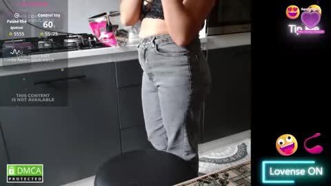 kevin and Bella online show from 10-07-25, 06:21