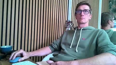 Snapshot of belami_france chatting on 09-19-25, 11:00 SexFriendFrance online show from 09-19-25, 11:00