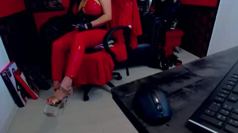 Snapshot of belatrixdomme chatting on 03-06-25, 06:19 BelatrixDomme online show from 03-06-25, 06:19