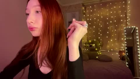 Snapshot of beliamastrobuono chatting on 02-25-26, 04:16 Stella online show from 02-25-26, 04:16