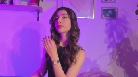 Snapshot of belindareyes chatting on 09-21-25, 02:35 Bel  online show from 09-21-25, 02:35