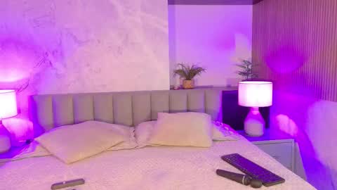 BELLA online show from 10-22-25, 01:55