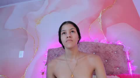 Snapshot of bella__sweets chatting on 01-29-25, 06:39 Melanie online show from 01-29-25, 06:39