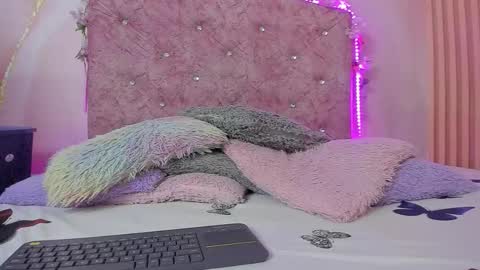 Melanie  online show from 12-22-25, 10:34