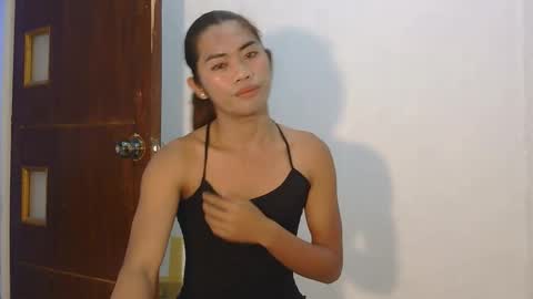 Snapshot of bella_bliss14 chatting on 11-13-25, 02:05 bella_bliss14 online show from 11-13-25, 02:05