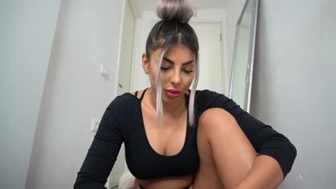 Emma  Bella online show from 10-02-25, 11:45