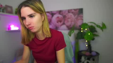 BellaBlonde online show from 12-15-25, 02:21