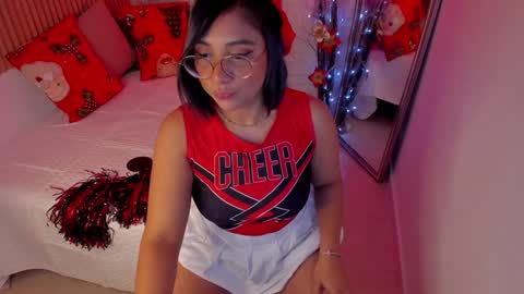 Snapshot of bella_desi chatting on 12-04-24, 11:52 Dessi  online show from 12-04-24, 11:52