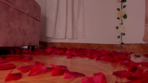 Snapshot of bella_desi chatting on 02-08-25, 12:17 Dessi  online show from 02-08-25, 12:17