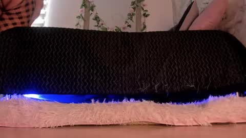 Snapshot of bella_desi chatting on 10-13-25, 01:11 Dessi  online show from 10-13-25, 01:11