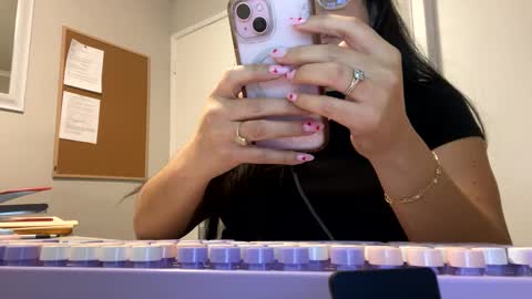 Snapshot of bella_dulce chatting on 02-19-25, 07:48 bella_dulce online show from 02-19-25, 07:48