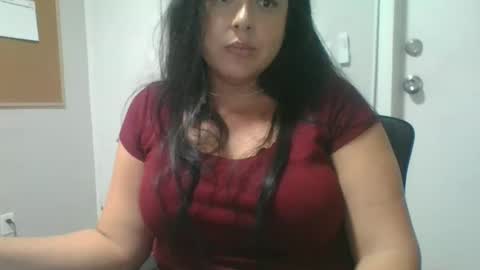 Snapshot of bella_dulce chatting on 11-04-25, 10:42 bella_dulce online show from 11-04-25, 10:42