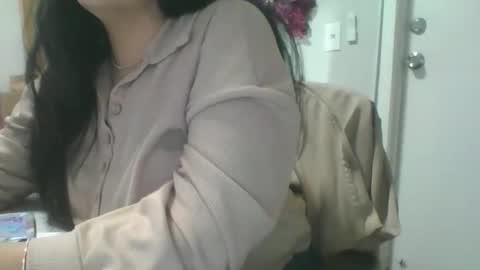 Snapshot of bella_dulce chatting on 11-18-25, 06:56 bella_dulce online show from 11-18-25, 06:56
