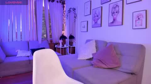 Snapshot of bella_es chatting on 09-27-25, 09:53 Onlyfans isa bella 23 online show from 09-27-25, 09:53