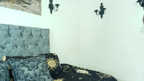 Bella online show from 04-01-26, 01:06