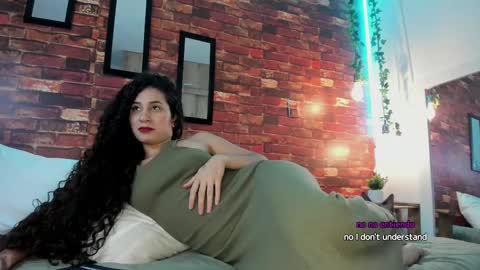 Snapshot of bella_ponce1 chatting on 12-01-24, 10:43 Bella Ponce online show from 12-01-24, 10:43