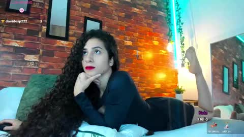 Snapshot of bella_ponce1 chatting on 12-22-24, 06:37 Bella Ponce online show from 12-22-24, 06:37
