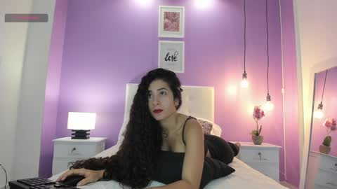 Snapshot of bella_ponce1 chatting on 01-04-25, 03:07 Bella Ponce online show from 01-04-25, 03:07