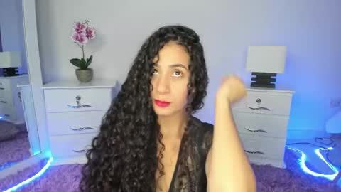 Snapshot of bella_ponce1 chatting on 01-23-25, 02:12 Bella Ponce online show from 01-23-25, 02:12