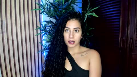Snapshot of bella_ponce1 chatting on 09-23-25, 03:15 Bella Ponce online show from 09-23-25, 03:15