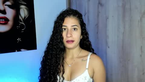Snapshot of bella_ponce1 chatting on 10-08-25, 02:58 Bella Ponce online show from 10-08-25, 02:58