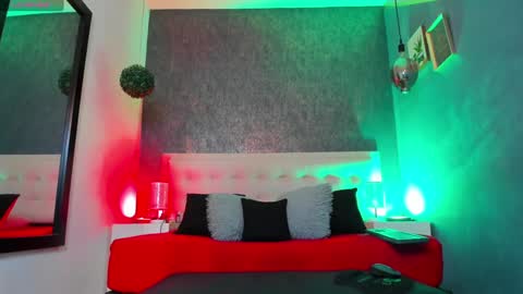 Snapshot of bella_salvatore chatting on 01-09-25, 01:29     online show from 01-09-25, 01:29