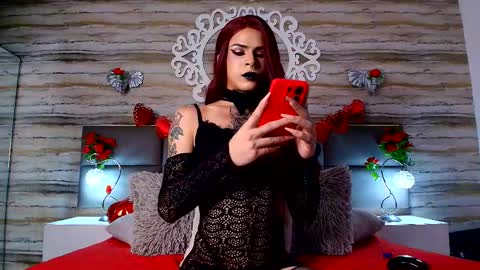 Snapshot of bella_salvatore chatting on 02-17-25, 01:25     online show from 02-17-25, 01:25