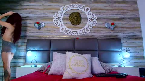 Snapshot of bella_salvatore chatting on 02-19-25, 10:53     online show from 02-19-25, 10:53