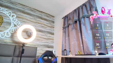 Snapshot of bella_salvatore chatting on 09-12-25, 03:01     online show from 09-12-25, 03:01