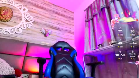 Snapshot of bella_salvatore chatting on 09-26-25, 04:44     online show from 09-26-25, 04:44