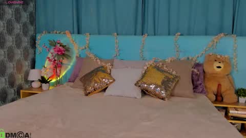 Bella online show from 10-27-25, 12:04