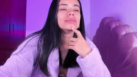 Snapshot of bella_sun_ chatting on 10-05-25, 04:33 Valeria Model Independent online show from 10-05-25, 04:33
