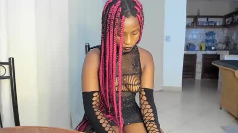 Snapshot of bella_thequeen chatting on 02-04-25, 05:55 Bella sweetpea online show from 02-04-25, 05:55