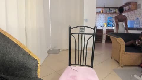 Snapshot of bella_thequeen chatting on 03-05-25, 06:01 Bella sweetpea online show from 03-05-25, 06:01