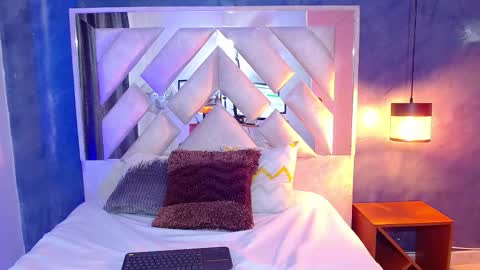 Snapshot of bella_volup chatting on 12-03-25, 05:11 bella_volup online show from 12-03-25, 05:11