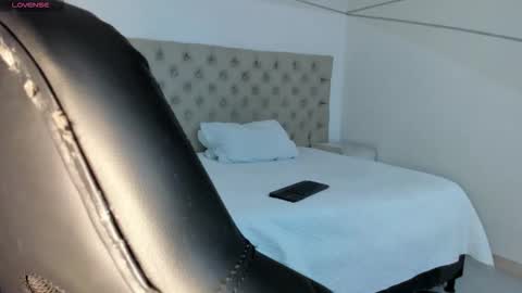 bellaastorm online show from 09-26-25, 08:35