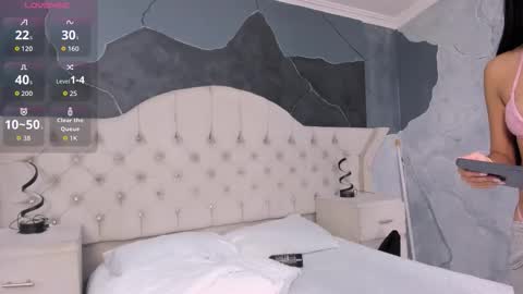 bellaastorm online show from 10-04-25, 11:25