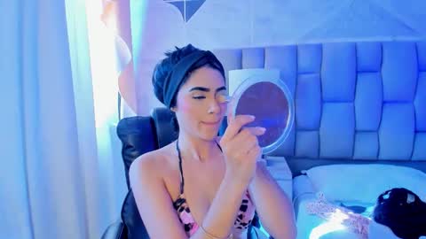 bellaastorm online show from 10-17-25, 08:22