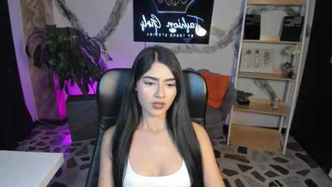 bellaastorm online show from 12-15-25, 04:28