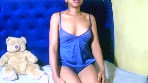 Snapshot of bellaena chatting on 09-11-25, 02:28 bellaena online show from 09-11-25, 02:28