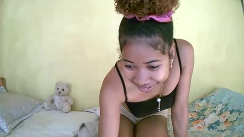 Snapshot of bellaena chatting on 10-14-25, 04:46 bellaena online show from 10-14-25, 04:46