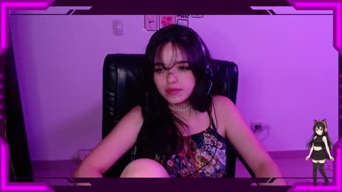 Snapshot of bellamoteluna chatting on 10-24-25, 06:32 Bella Monteluna online show from 10-24-25, 06:32