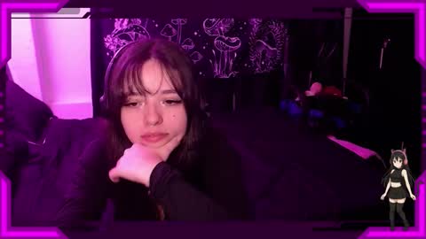 Snapshot of bellamoteluna chatting on 11-12-25, 02:45 Bella Monteluna online show from 11-12-25, 02:45