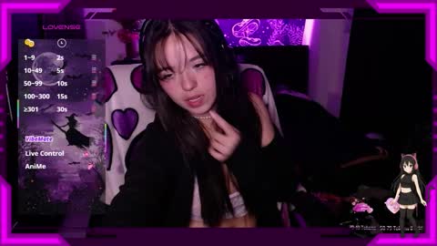 Snapshot of bellamoteluna chatting on 12-04-25, 11:02 Bella Monteluna online show from 12-04-25, 11:02